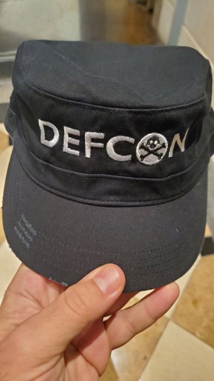 defconhat.jpg