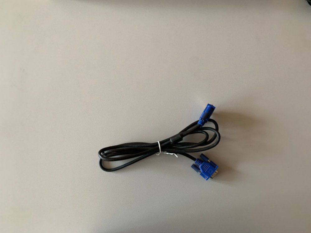 vga_cable.thumb.jpg.dcb798f84c126c13c17c6aef8f858bc9.jpg