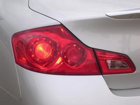 ag_07g35_taillight.jpg